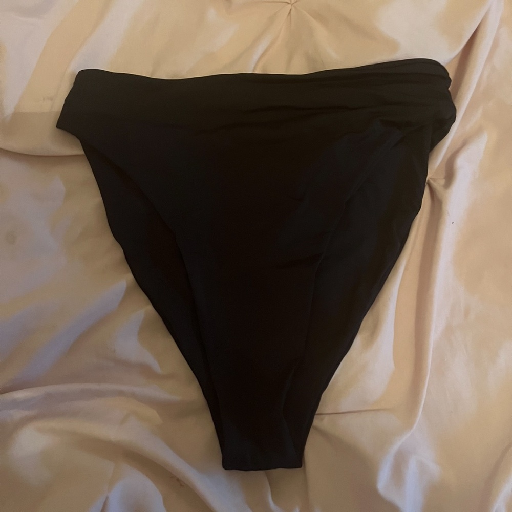 437 "Aubrey II" Bottoms